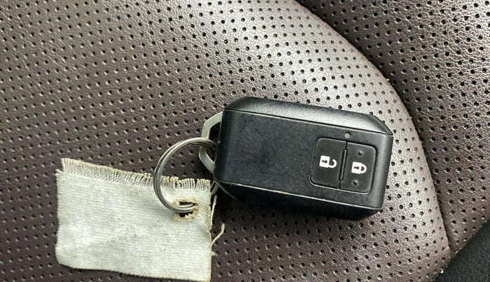 2023 Maruti Grand Vitara ALPHA SMART HYBRID, Petrol, Manual, 53,294 km, Key Close Up