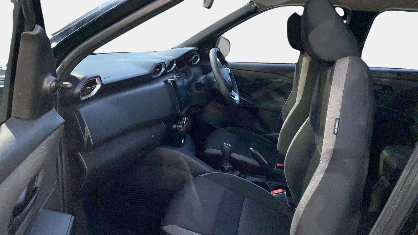2025 Nissan MAGNITE Visia EZ-Shift, Petrol, Automatic, 20,354 km, Right Side Front Door Cabin