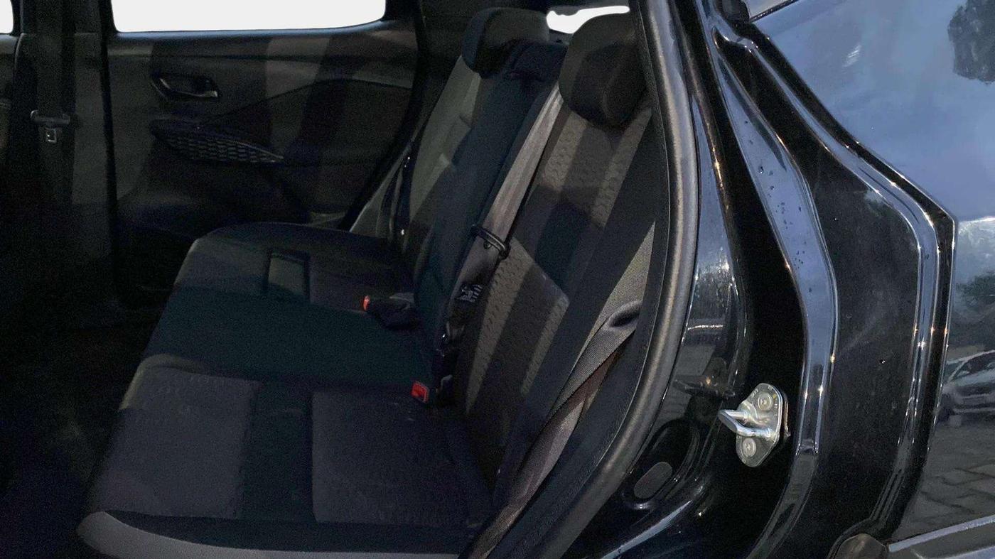 2025 Nissan MAGNITE Visia EZ-Shift, Petrol, Automatic, 20,354 km, Right Side Rear Door Cabin