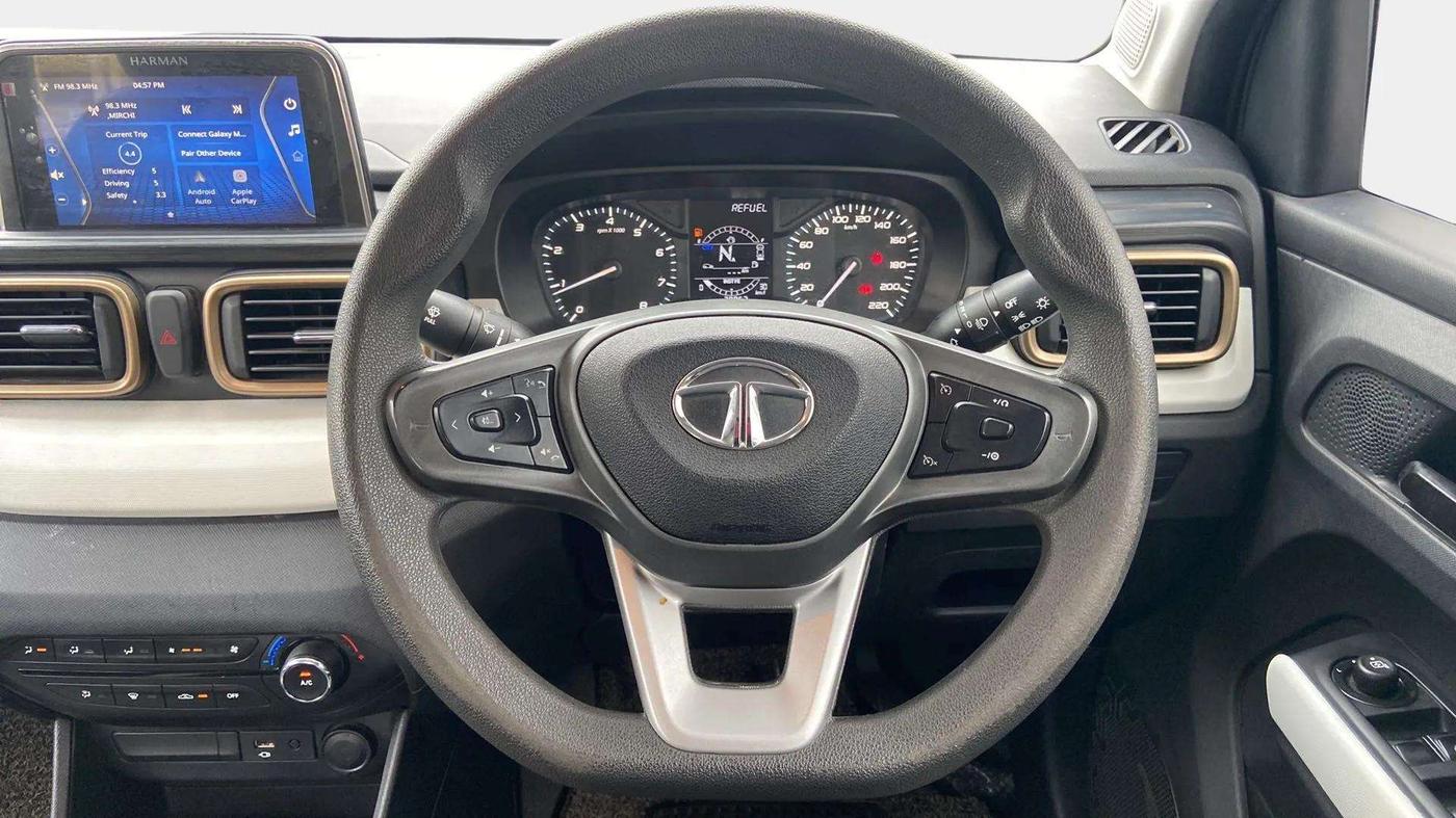 2023 Tata PUNCH ACCOMPLISHED AMT, Petrol, Automatic, 20,947 km, Steering Wheel Close Up