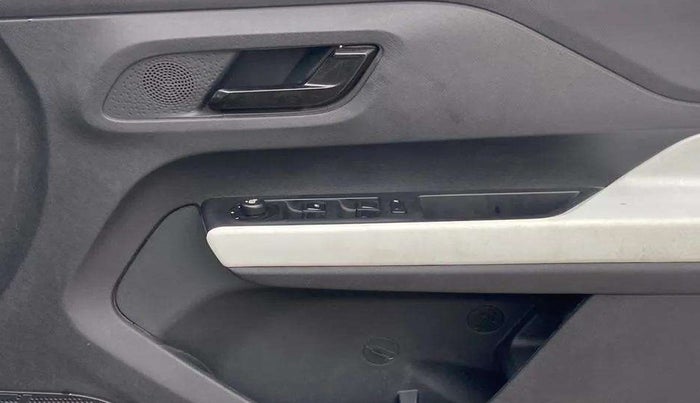 2023 Tata PUNCH ACCOMPLISHED AMT, Petrol, Automatic, 20,947 km, Driver Side Door Panels Control