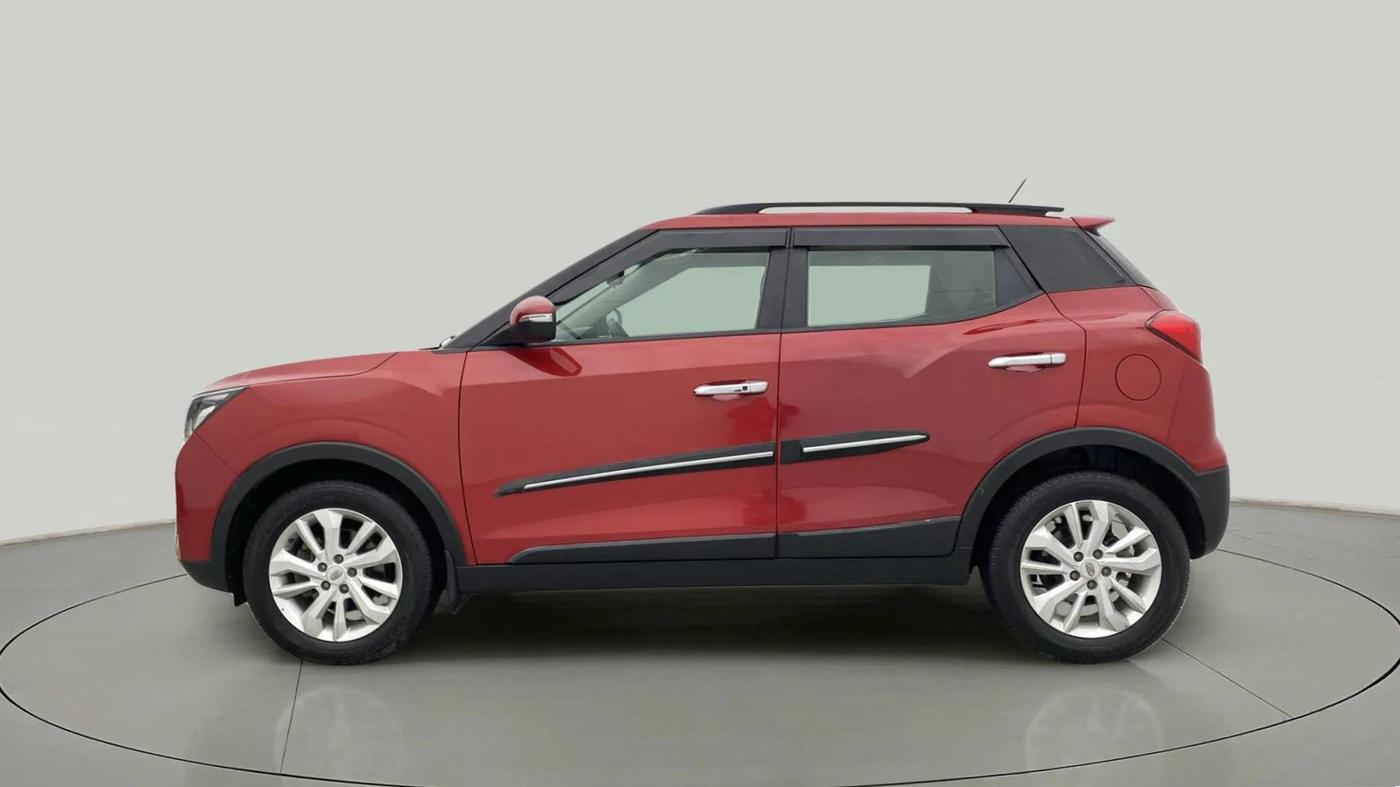 2021 Mahindra XUV300 W8 1.5 DIESEL, Diesel, Manual, 22,785 km, Left Side