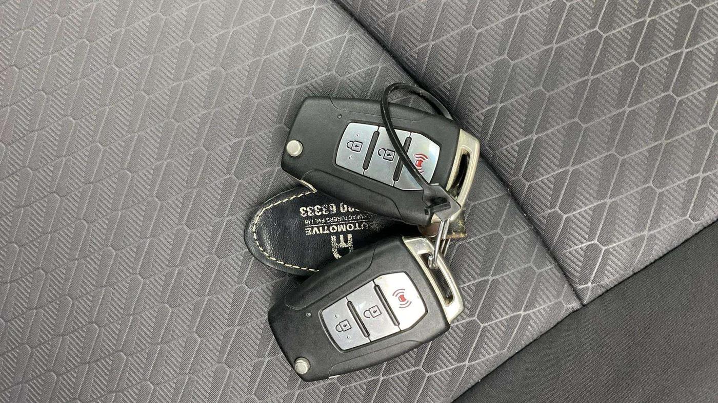 2021 Mahindra XUV300 W8 1.5 DIESEL, Diesel, Manual, 22,785 km, Key Close Up
