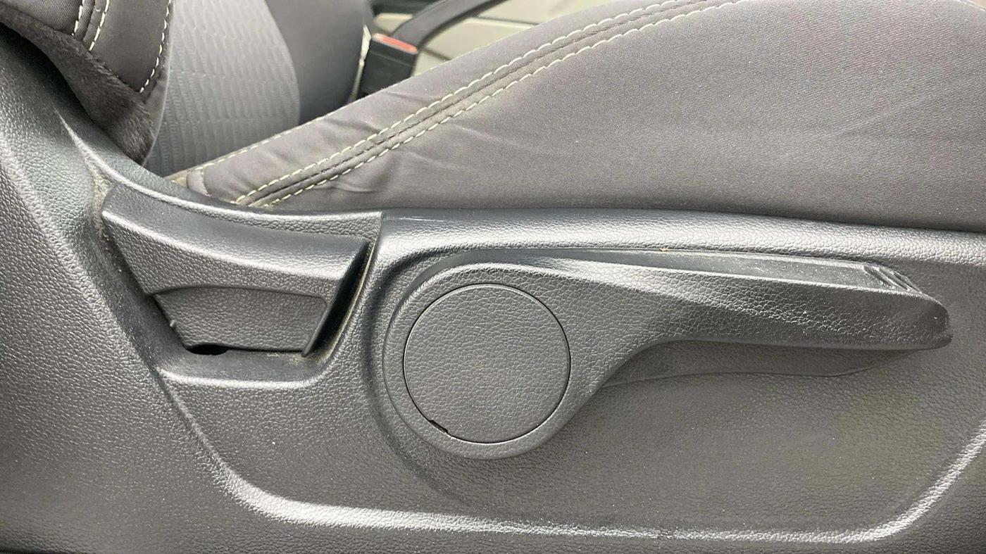 2021 Mahindra XUV300 W8 1.5 DIESEL, Diesel, Manual, 22,785 km, Driver Side Adjustment Panel