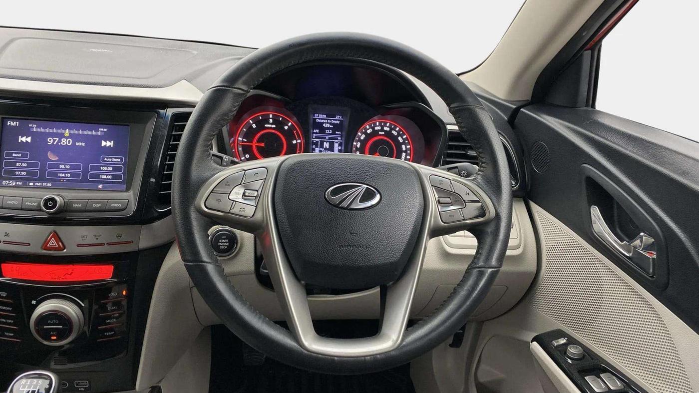2021 Mahindra XUV300 W8 1.5 DIESEL, Diesel, Manual, 22,785 km, Steering Wheel Close Up