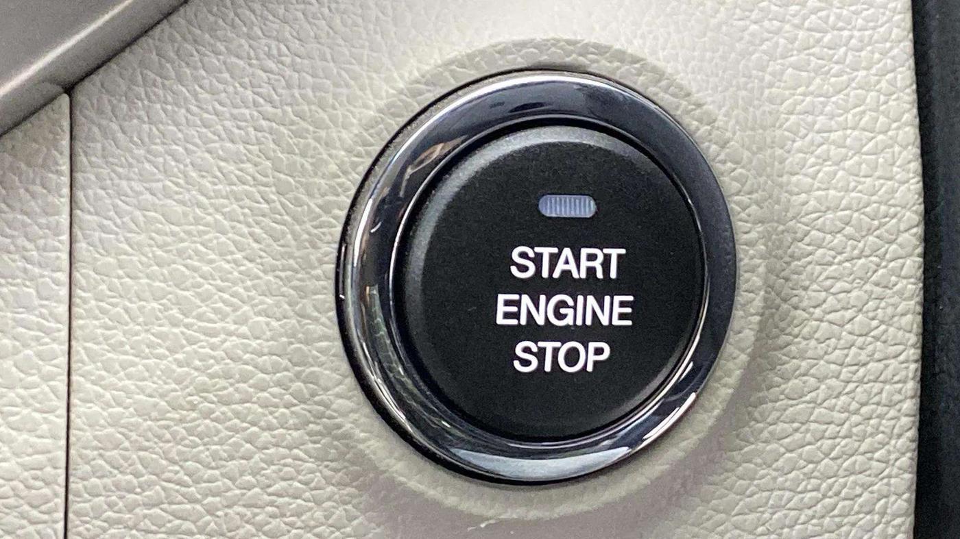 2021 Mahindra XUV300 W8 1.5 DIESEL, Diesel, Manual, 22,785 km, Keyless Start/ Stop Button