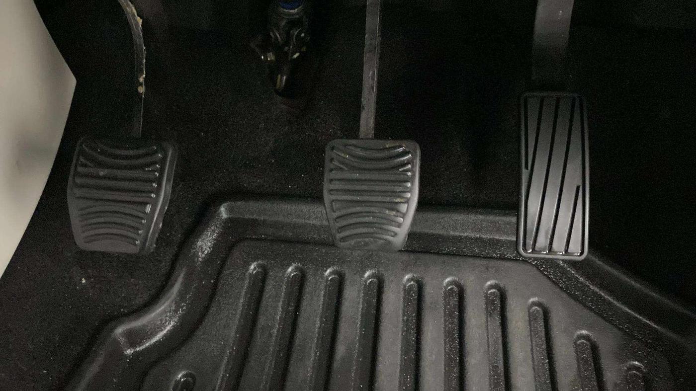 2021 Mahindra XUV300 W8 1.5 DIESEL, Diesel, Manual, 22,785 km, Pedals