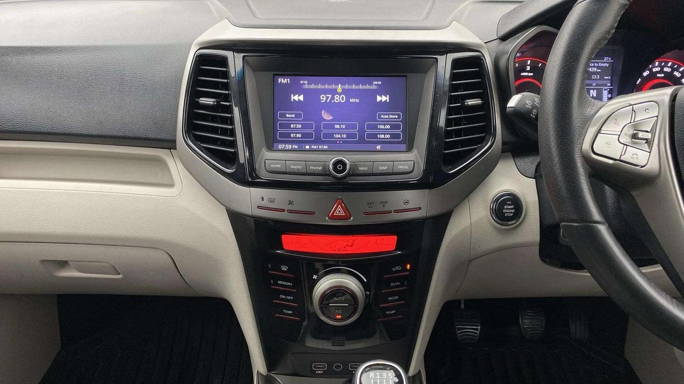 2021 Mahindra XUV300 W8 1.5 DIESEL, Diesel, Manual, 22,785 km, Air Conditioner