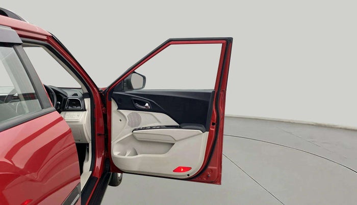 2021 Mahindra XUV300 W8 1.5 DIESEL, Diesel, Manual, 22,723 km, RHS Front Door