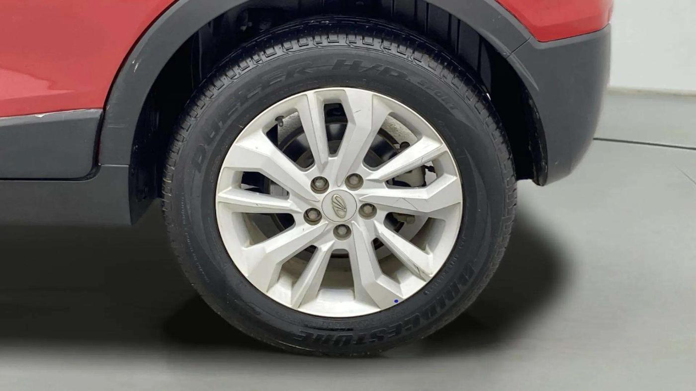 2021 Mahindra XUV300 W8 1.5 DIESEL, Diesel, Manual, 22,785 km, Left Rear Wheel