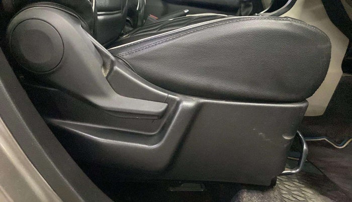 2023 Maruti New Wagon-R VXI 1.0, Petrol, Manual, 21,551 km, Driver Side Adjustment Panel