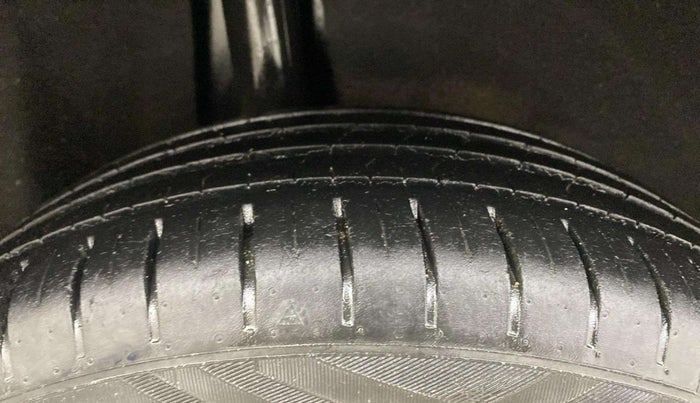 2021 Maruti Baleno ZETA PETROL 1.2, Petrol, Manual, 45,203 km, Right Rear Tyre Tread