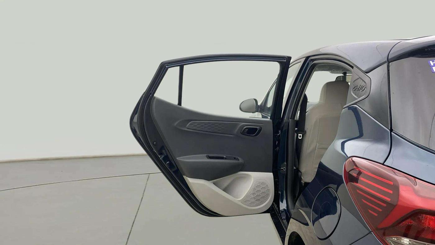 2024 Hyundai GRAND I10 NIOS MAGNA CORPORATE EDITION AMT 1.2 KAPPA VTVT, Petrol, Automatic, 6,814 km, LHS Rear Door