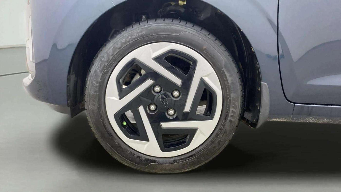 2024 Hyundai GRAND I10 NIOS MAGNA CORPORATE EDITION AMT 1.2 KAPPA VTVT, Petrol, Automatic, 6,814 km, Left Front Wheel