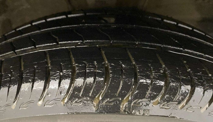 2019 Maruti S PRESSO VXI PLUS AMT, Petrol, Automatic, 30,726 km, Right Front Tyre Tread