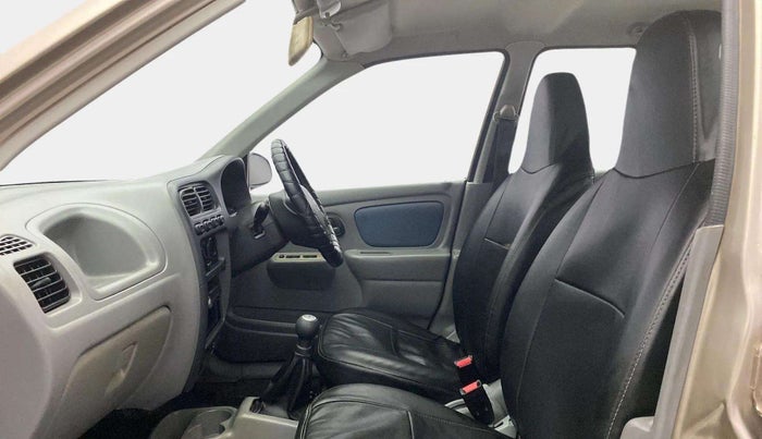 2013 Maruti Alto K10 VXI, Petrol, Manual, 42,799 km, Right Side Front Door Cabin