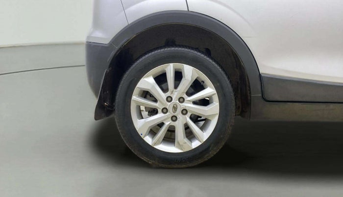 2019 Mahindra XUV300 W8 1.2 PETROL, Petrol, Manual, 52,859 km, Right Rear Wheel