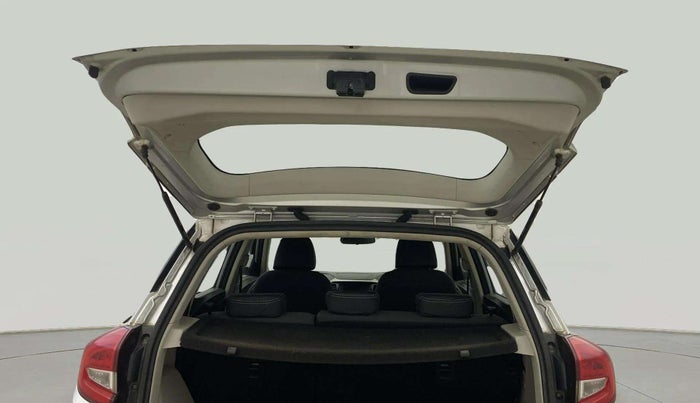2019 Mahindra XUV300 W8 1.2 PETROL, Petrol, Manual, 52,859 km, Boot Door Open