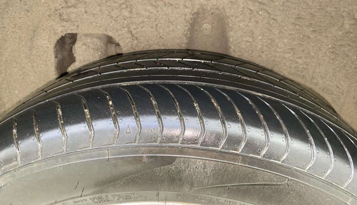 2019 Mahindra XUV300 W8 1.2 PETROL, Petrol, Manual, 52,859 km, Left Rear Tyre Tread