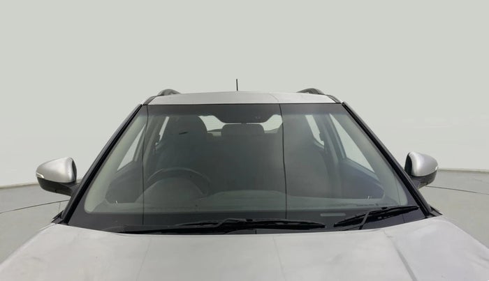 2019 Mahindra XUV300 W8 1.2 PETROL, Petrol, Manual, 52,859 km, Front Windshield