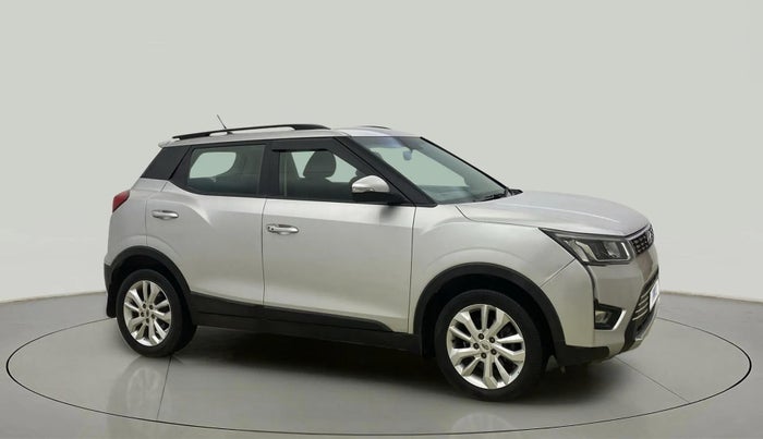 2019 Mahindra XUV300 W8 1.2 PETROL, Petrol, Manual, 52,859 km, Right Front Diagonal