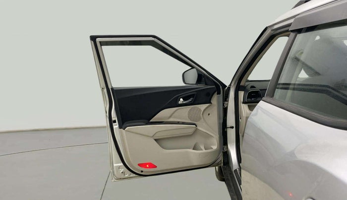 2019 Mahindra XUV300 W8 1.2 PETROL, Petrol, Manual, 52,859 km, LHS Front Door
