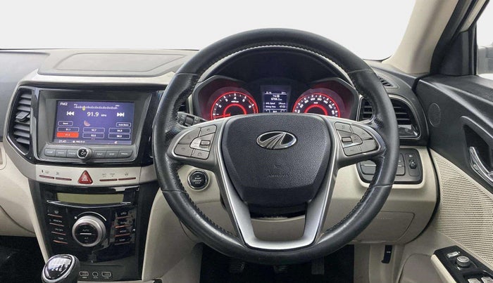 2019 Mahindra XUV300 W8 1.2 PETROL, Petrol, Manual, 52,859 km, Steering Wheel Close Up