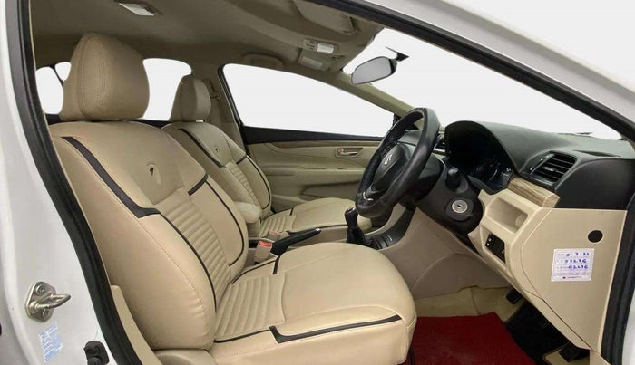 2019 Maruti Ciaz SIGMA 1.5 SHVS MT  PETROL, Petrol, Manual, 68,988 km, Right Side Front Door Cabin