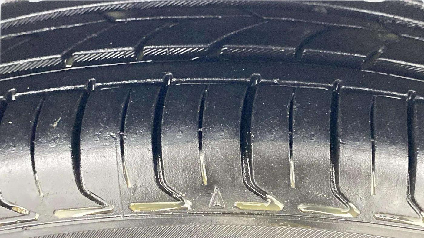 2019 Maruti Ciaz SIGMA 1.5 SHVS MT  PETROL, Petrol, Manual, 68,988 km, Right Front Tyre Tread
