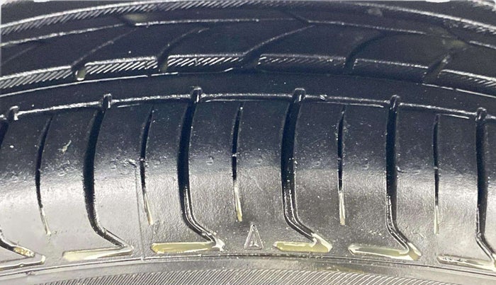 2019 Maruti Ciaz SIGMA 1.5 SHVS MT  PETROL, Petrol, Manual, 68,988 km, Right Front Tyre Tread