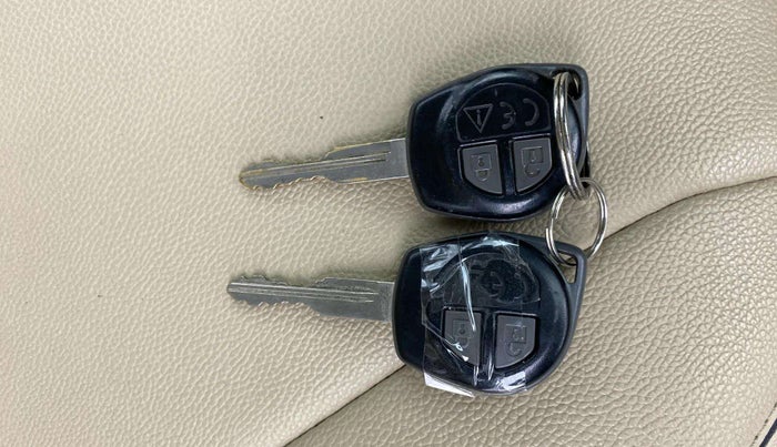 2019 Maruti Ciaz SIGMA 1.5 SHVS MT  PETROL, Petrol, Manual, 68,988 km, Key Close Up
