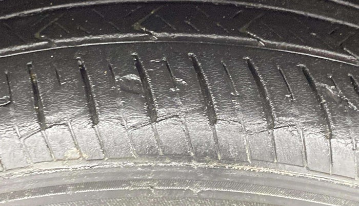 2019 Hyundai Elite i20 ASTA (O) CVT, Petrol, Automatic, 50,458 km, Left Front Tyre Tread