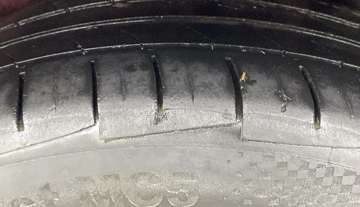 2019 Hyundai Elite i20 ASTA (O) CVT, Petrol, Automatic, 50,458 km, Left Rear Tyre Tread