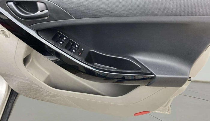 2018 Tata NEXON XM PETROL, Petrol, Manual, 39,126 km, Driver Side Door Panels Control