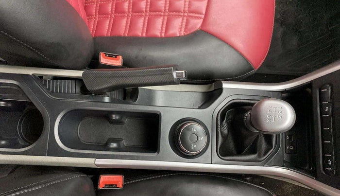2018 Tata NEXON XM PETROL, Petrol, Manual, 39,126 km, Gear Lever