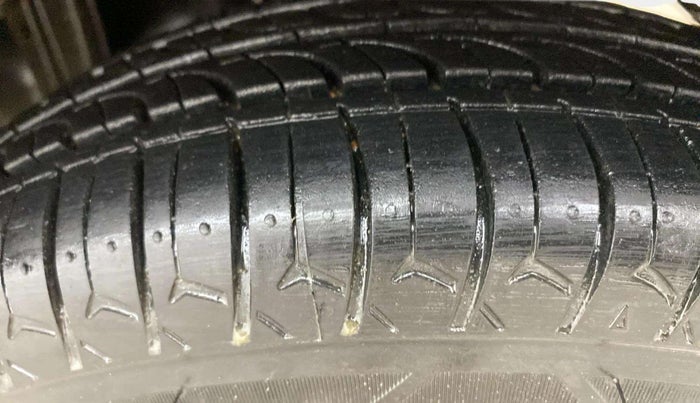 2014 Maruti Alto 800 VXI, Petrol, Manual, 61,057 km, Left Rear Tyre Tread