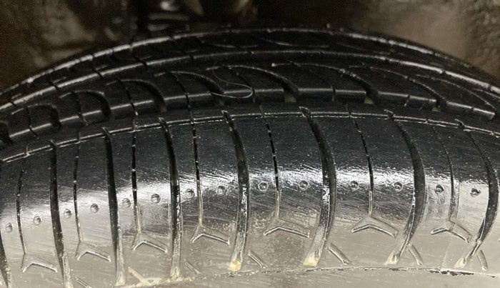2014 Maruti Alto 800 VXI, Petrol, Manual, 61,057 km, Right Front Tyre Tread
