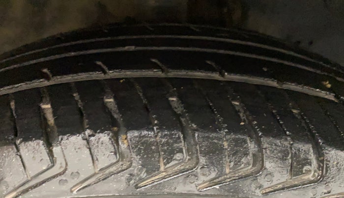 2016 Hyundai Eon ERA +, Petrol, Manual, 34,215 km, Right Front Tyre Tread