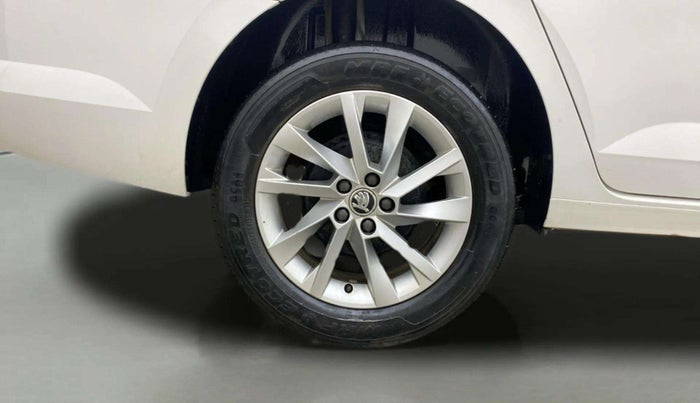 2022 Skoda SLAVIA AMBITION 1.0L TSI MT, Petrol, Manual, 29,320 km, Right Rear Wheel