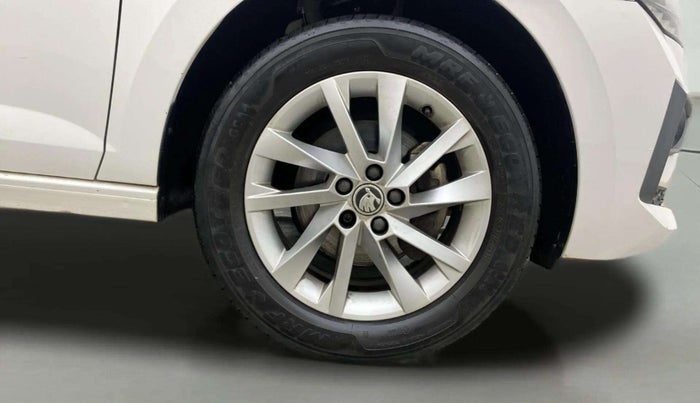 2022 Skoda SLAVIA AMBITION 1.0L TSI MT, Petrol, Manual, 29,320 km, Right Front Wheel