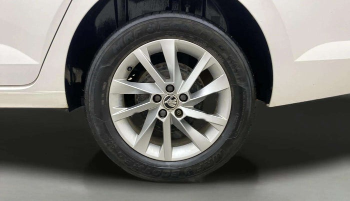 2022 Skoda SLAVIA AMBITION 1.0L TSI MT, Petrol, Manual, 29,320 km, Left Rear Wheel