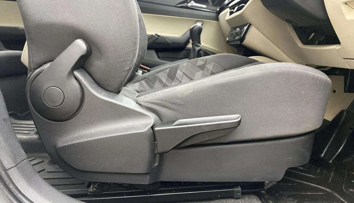 2022 Skoda SLAVIA AMBITION 1.0L TSI MT, Petrol, Manual, 29,320 km, Driver Side Adjustment Panel
