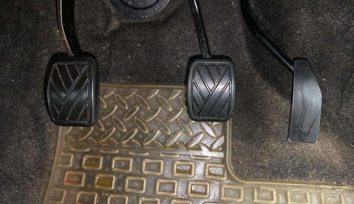 2017 Maruti Wagon R 1.0 VXI, Petrol, Manual, 51,806 km, Pedals