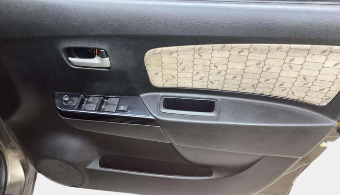 2017 Maruti Wagon R 1.0 VXI, Petrol, Manual, 51,806 km, Driver Side Door Panels Control