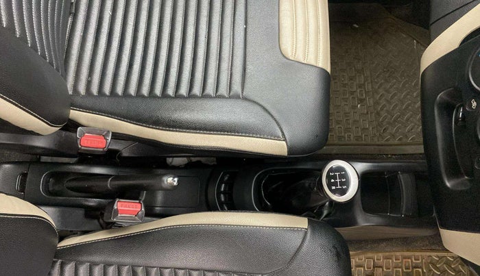 2017 Maruti Wagon R 1.0 VXI, Petrol, Manual, 51,806 km, Gear Lever