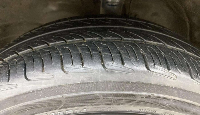 2017 Maruti Wagon R 1.0 VXI, Petrol, Manual, 51,806 km, Left Front Tyre Tread