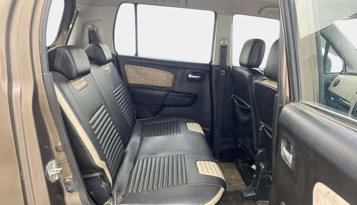 2017 Maruti Wagon R 1.0 VXI, Petrol, Manual, 51,806 km, Right Side Rear Door Cabin