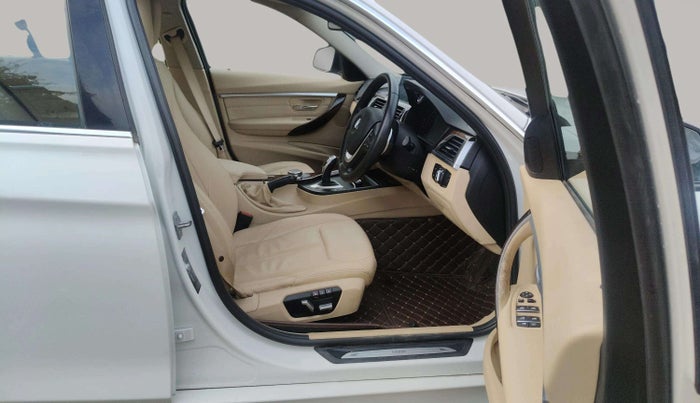 2018 BMW 3 Series 320d Luxury Line, Diesel, Automatic, 55,729 km, Right Side Front Door Cabin