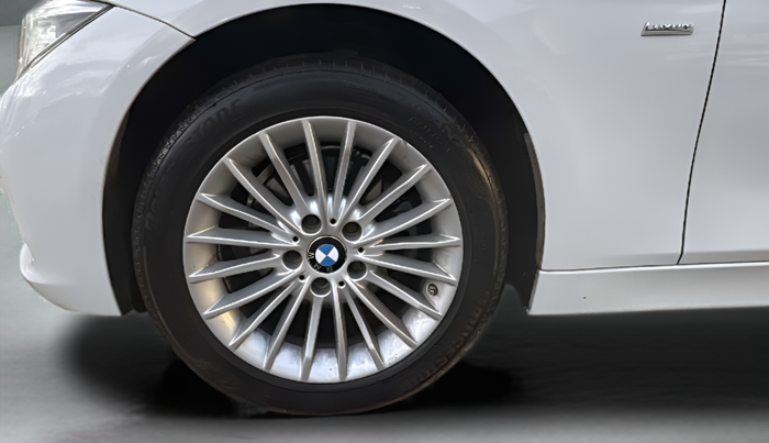 2018 BMW 3 Series 320d Luxury Line, Diesel, Automatic, 55,729 km, Left Front Wheel