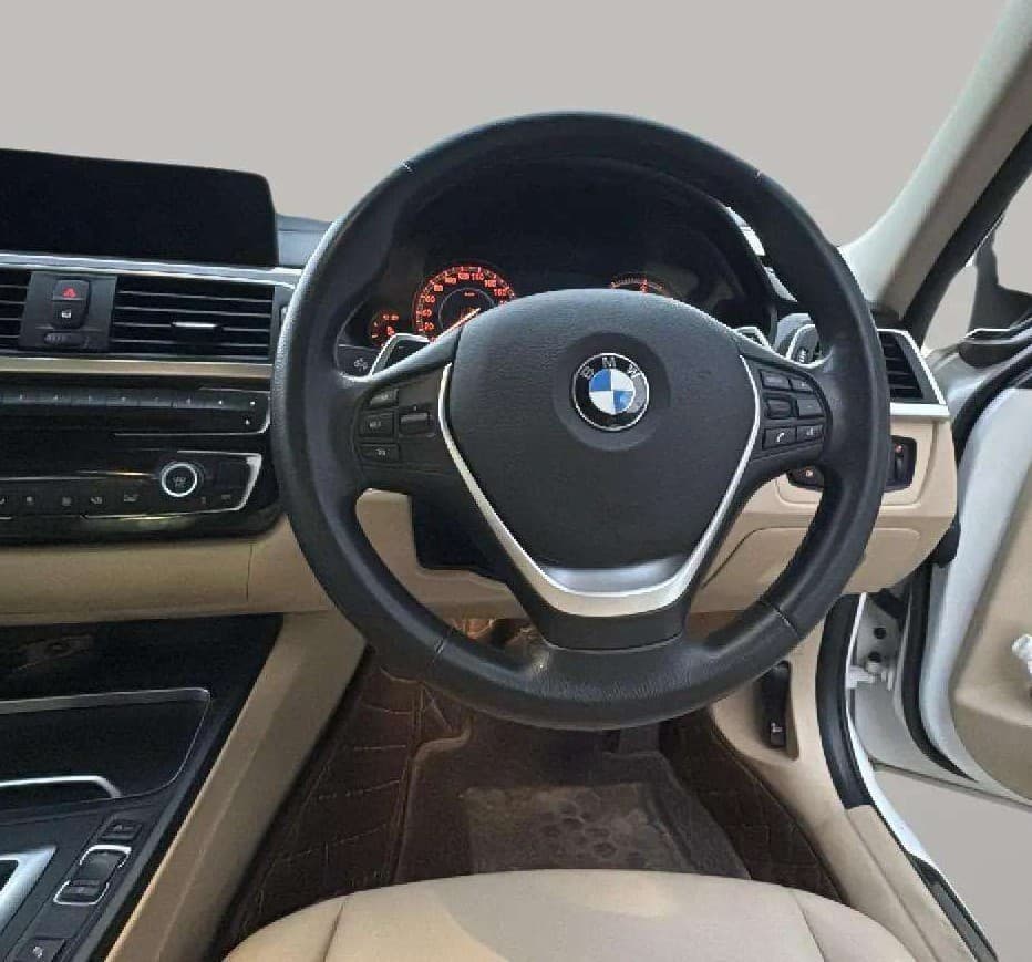 2018 BMW 3 Series 320d Luxury Line, Diesel, Automatic, 55,729 km, Steering Wheel Close Up